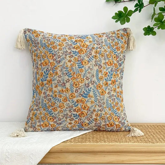 Cushion cover with pink jacquard flowers: Elegance and Style for your Home.