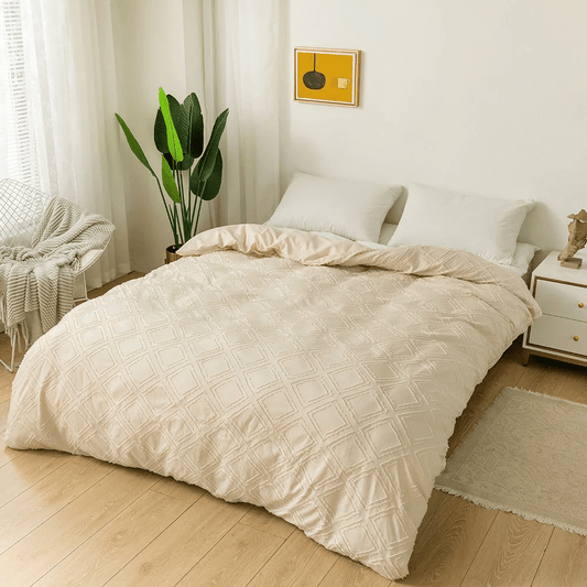 Beige duvet cover with embossed rhombuses, modern and extra soft.