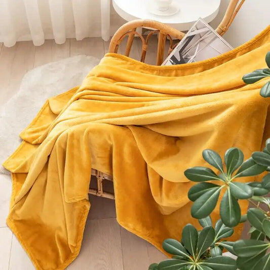 Soft fleece blanket. Cream.