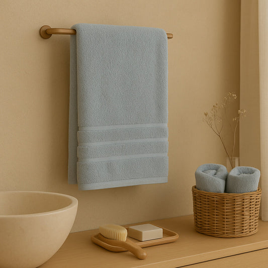 Bath towel 100% Egyptian Cotton. Green color.