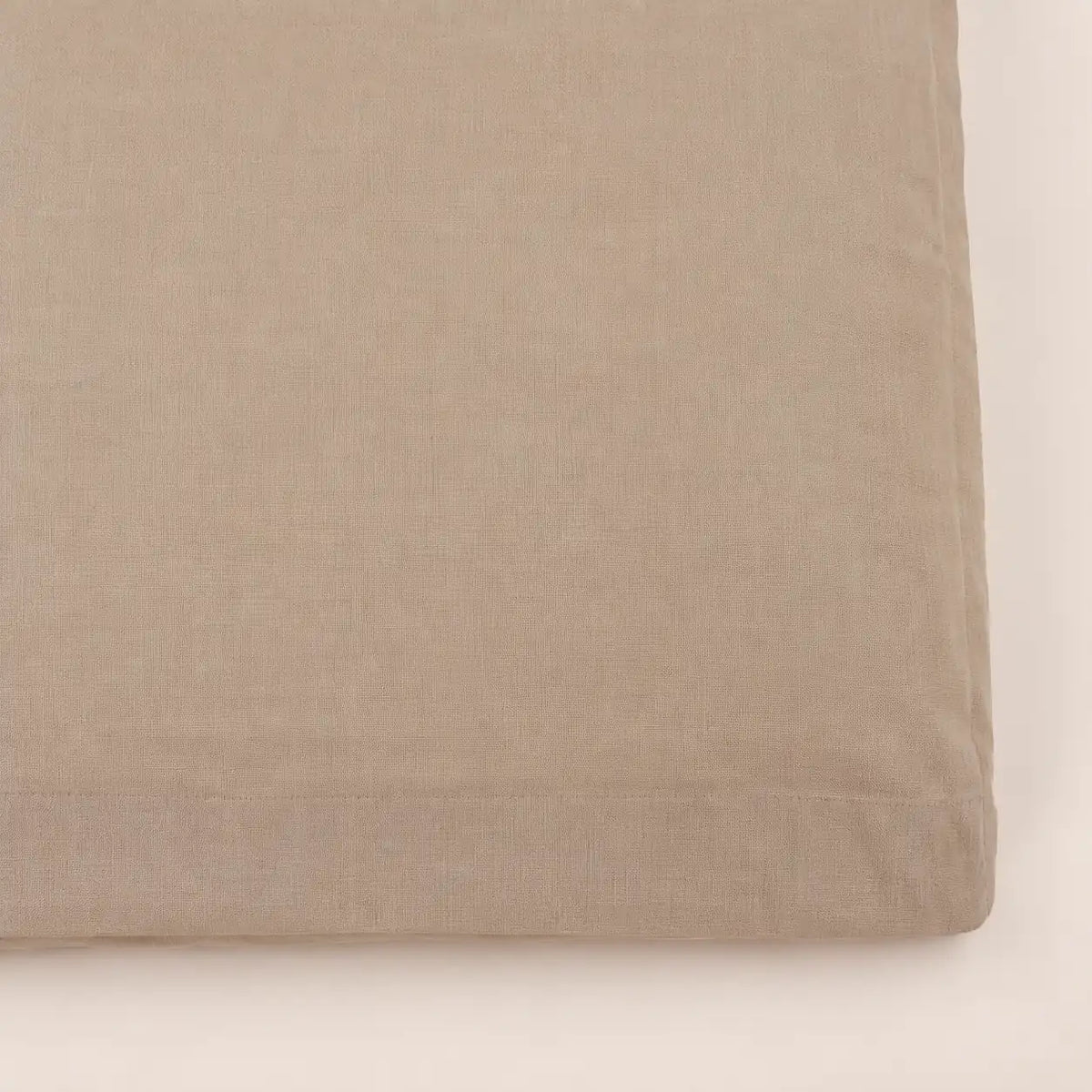 Détail du tissu en coton naturel brun pierre. - Oma Home