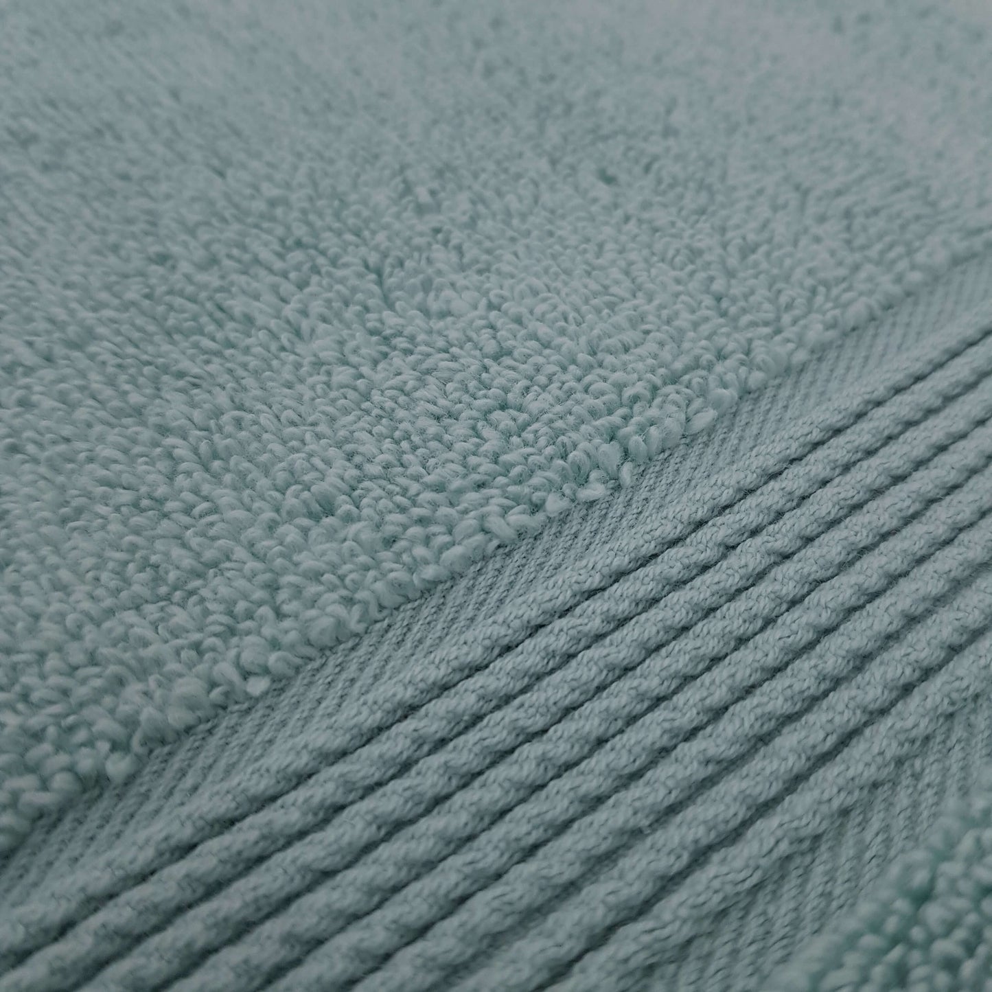 Zero Twist Towel 100% Cotton Aquamarine Blue – 600 g/m², extra soft and absorbent